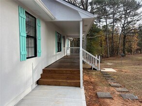 1745 Mineral Springs Rd in Hoschton, GA - Building Photo - Building Photo