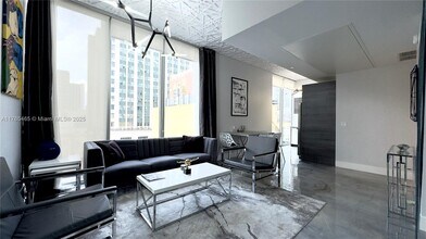 151 SE 1st St, Unit 610 in Miami, FL - Foto de edificio - Building Photo