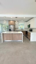 33 NW 118th St in Miami, FL - Building Photo - Building Photo