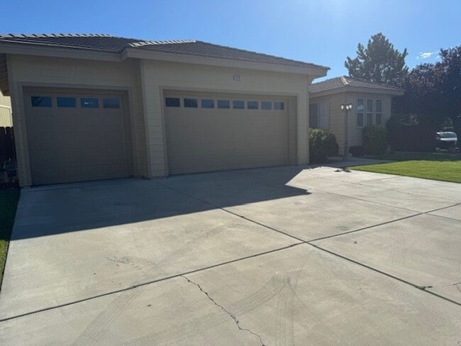 property at 419 La Costa Cir