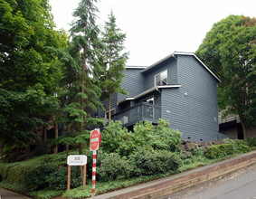 Rodgers Park Apartments in Seattle, WA - Building Photo - Building Photo