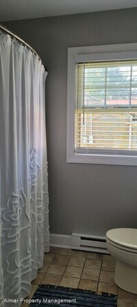 724 S Summit St photo'