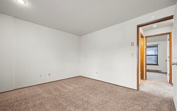 2324 Valencia St, Unit 2 in Bellingham, WA - Building Photo - Building Photo
