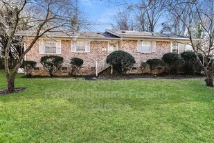 1801 W Cone Blvd in Greensboro, NC - Building Photo