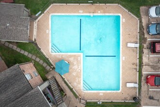 Willow Bend Apartments in Houston, TX - Foto de edificio - Building Photo