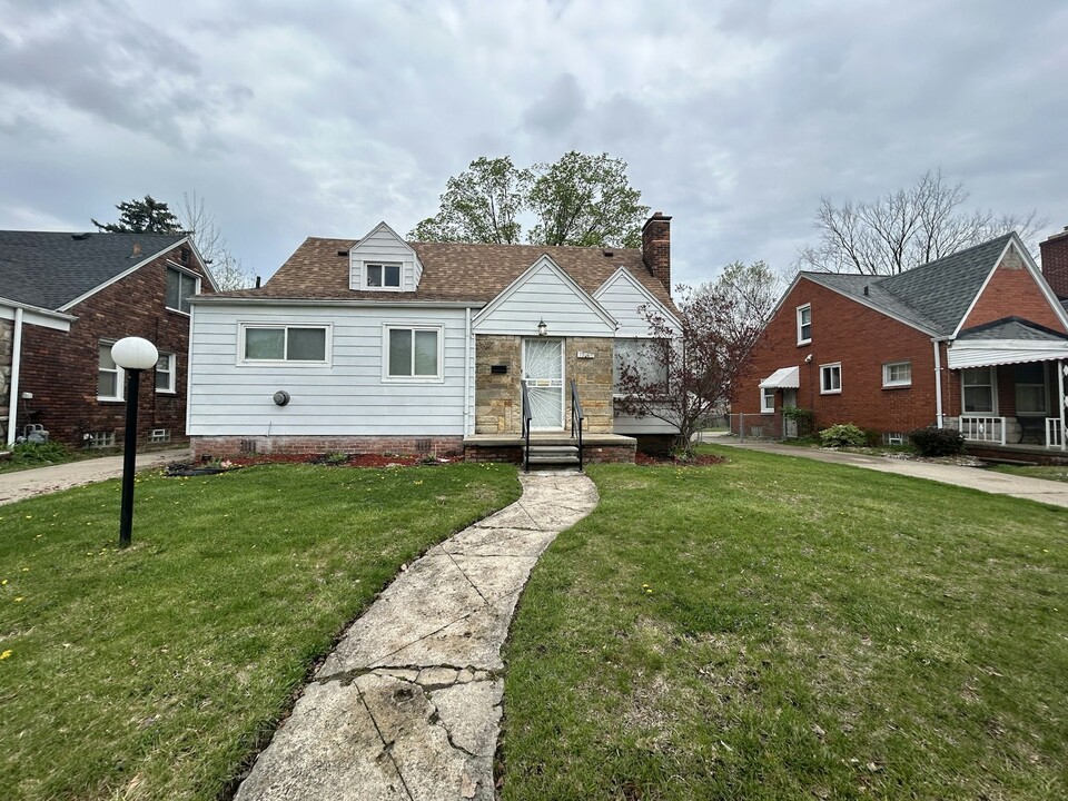 19966 Sorrento Ave in Detroit, MI - Building Photo