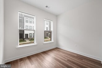 210 Sundrop Ln in Laurel, MD - Building Photo - Building Photo