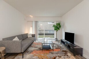 254 E 12th Ave in Vancouver, BC - Building Photo