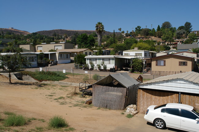 8968 Winter Gardens Blvd in Lakeside, CA - Building Photo - Building Photo