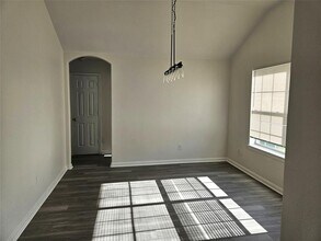 202 N Pauley Dr in Hutto, TX - Building Photo - Building Photo