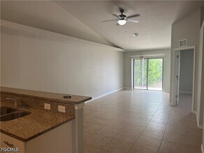 1020-1022 NE 8th Pl in Cape Coral, FL - Building Photo - Building Photo