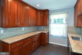 5920 Langton Dr in Alexandria, VA - Building Photo - Building Photo