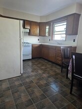 229 Griffith St in Jersey City, NJ - Building Photo - Building Photo