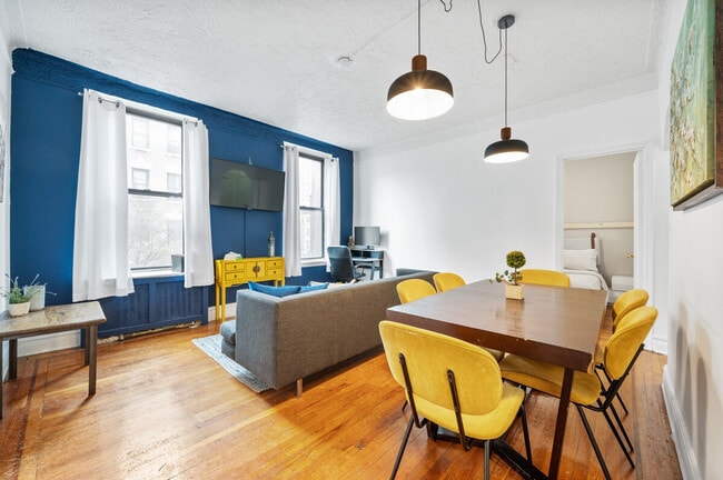 424 W 48th St in New York, NY - Building Photo - Building Photo
