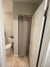 63 Selkirk Rd, Unit 8 in Boston, MA - Foto de edificio - Building Photo