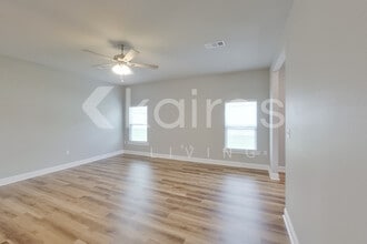 13748 Willowmore Dr in Denham Springs, LA - Building Photo - Building Photo