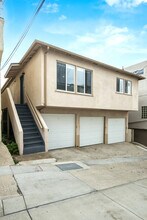 118 38th Pl, Unit 3 in Manhattan Beach, CA - Building Photo - Building Photo