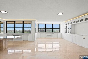 7004 JFK Blvd E in Guttenberg, NJ - Building Photo