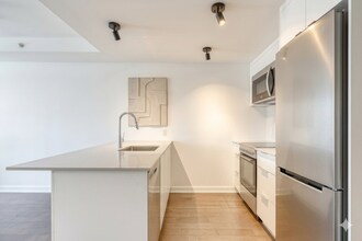 5227 Décarie in Montréal, QC - Building Photo - Building Photo