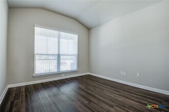 1041 Lauren St in New Braunfels, TX - Building Photo - Building Photo