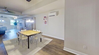 139 Wentworth St in Charleston, SC - Building Photo - Building Photo