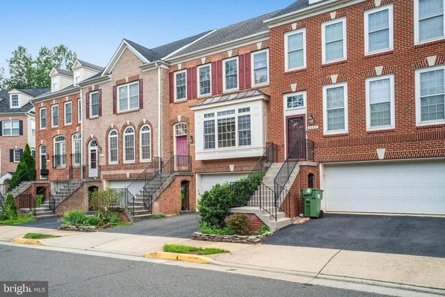 4684 Carisbrooke Ln in Fairfax, VA - Building Photo - Building Photo