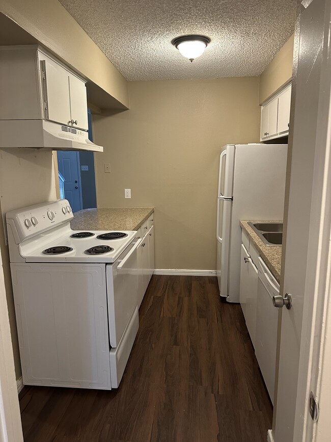 property at 1140 Tyra Ln