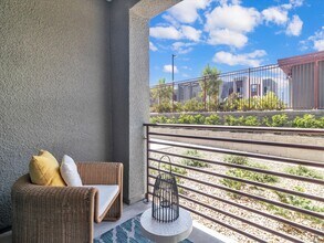 Elysian at Sunset in Las Vegas, NV - Foto de edificio - Building Photo