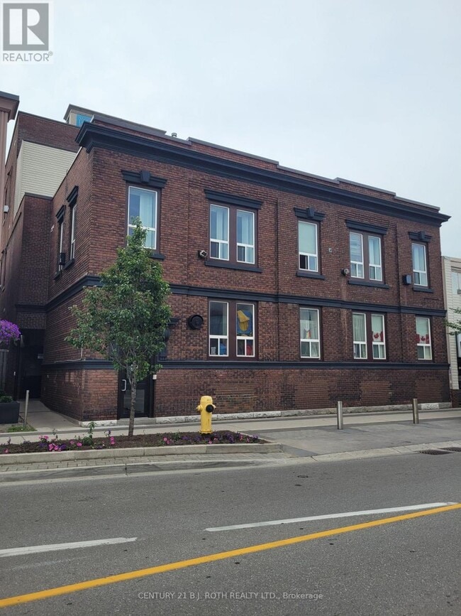 property at 19-219 Dunlop St W