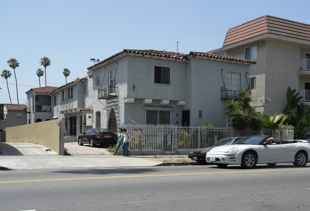 255 S Normandie Ave in Los Angeles, CA - Building Photo