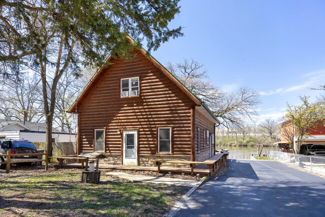 property at 3341 E 2059th Rd