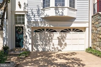 113 Lake Cook Dr in Alexandria, VA - Building Photo - Building Photo