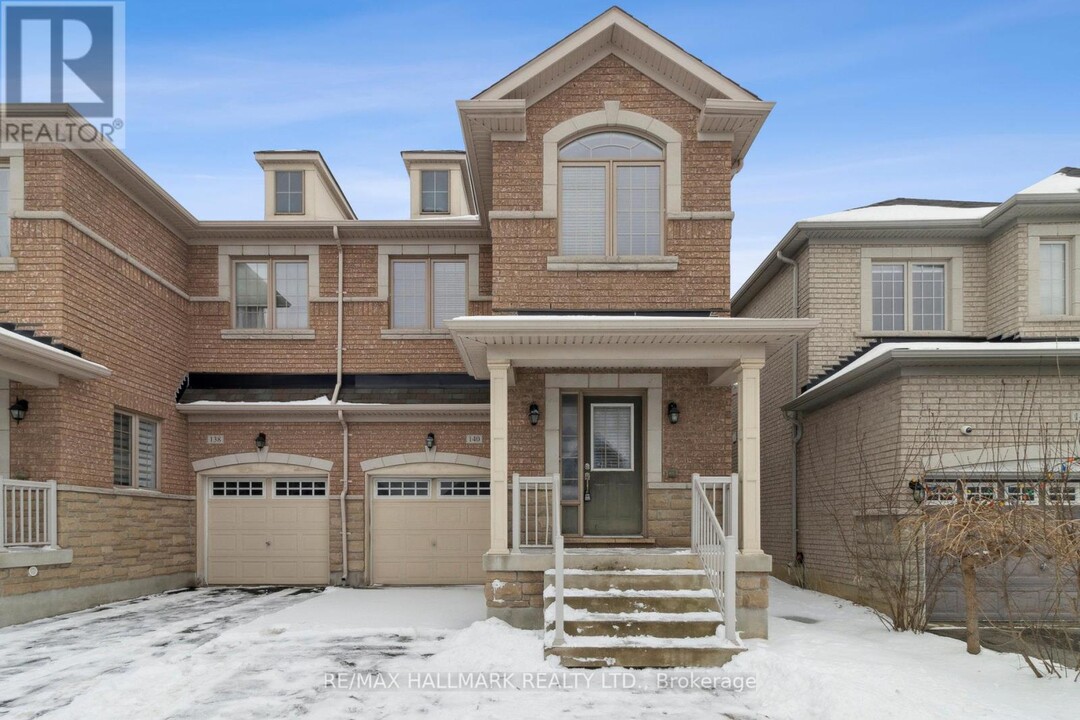 140 Black Maple Crescent in Vaughan, ON - Building Photo