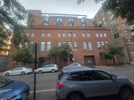 222 S Racine Ave, Unit 408 in Chicago, IL - Building Photo