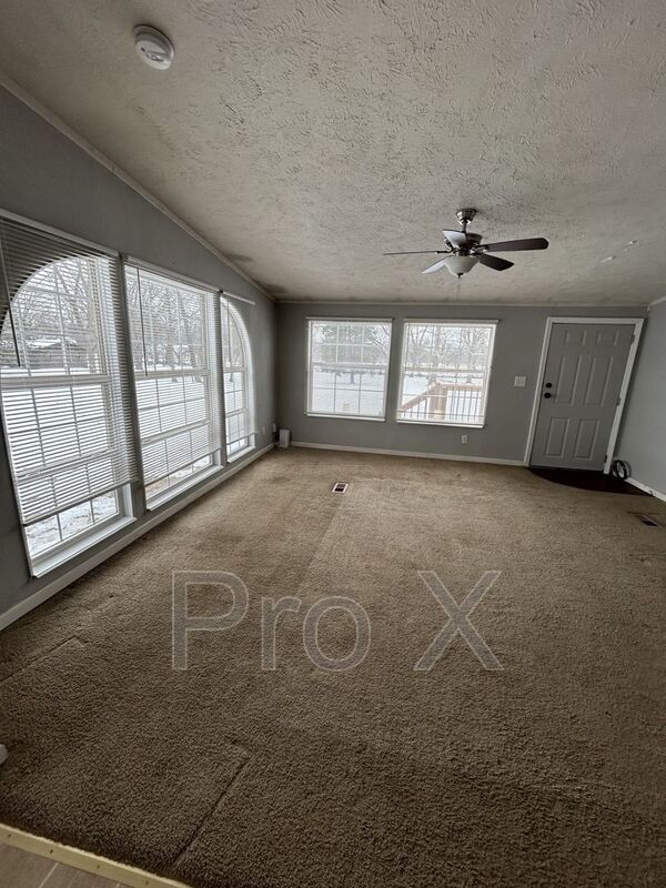 1116 W 1st St in Pittsburg, KS - Building Photo - Building Photo