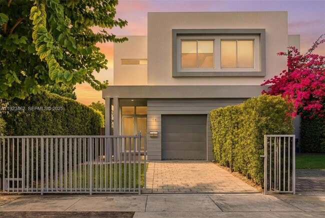 2852 SW 32nd Ct in Miami, FL - Building Photo - Building Photo