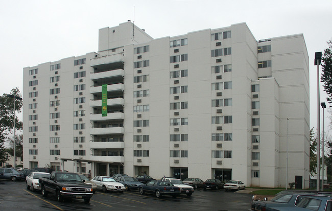 Belle Tower Apartments in Hamilton, OH - Building Photo - Building Photo