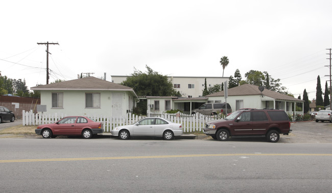 11357 Oxnard St in North Hollywood, CA - Building Photo - Building Photo