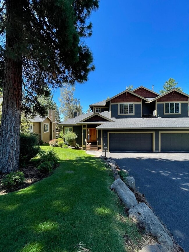 property at 5034 Swallow Ct