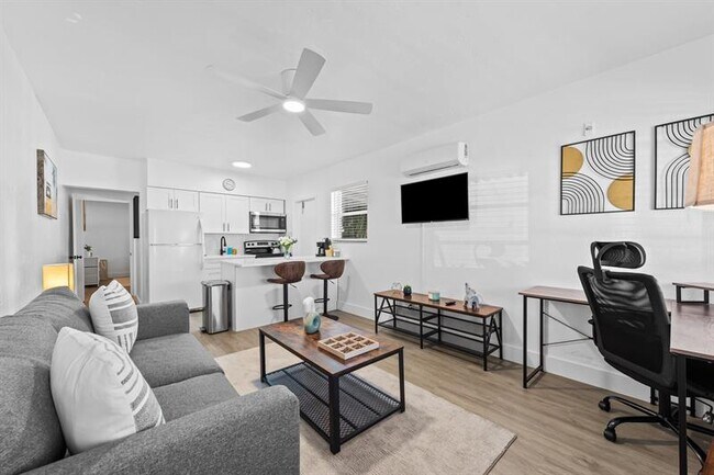310 NE 6th St in Hallandale Beach, FL - Building Photo - Building Photo
