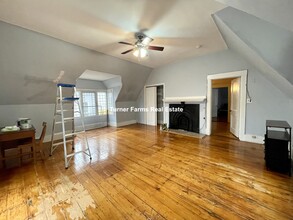 139 Hillside St, Unit A in Boston, MA - Building Photo - Building Photo