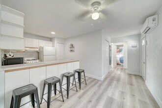 7620 SW 21st St-Unit -7620 in Miami, FL - Building Photo - Building Photo