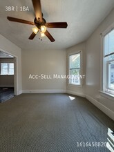 901 Zeeland Ct NE in Grand Rapids, MI - Building Photo - Building Photo