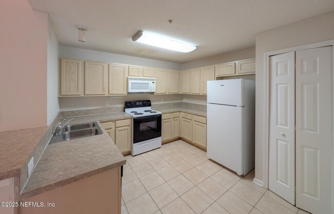 6076 Maggies Cir in Jacksonville, FL - Building Photo - Building Photo