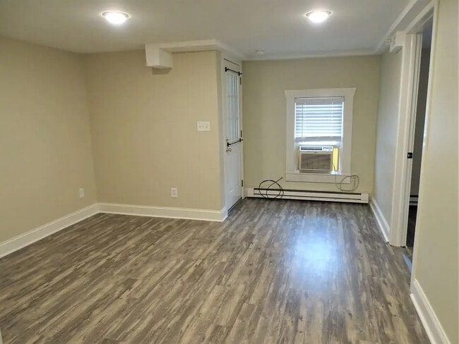 125 E Main St, Unit C in New Holland, PA - Building Photo - Building Photo