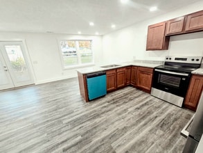 112 Ivy Trce in Mount Orab, OH - Building Photo - Building Photo