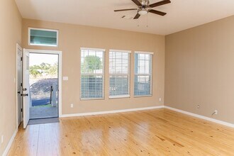 211 N Austin St in Brenham, TX - Building Photo - Building Photo