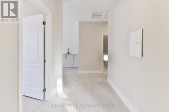 93 McMillan Dr in Oshawa, ON - Building Photo - Building Photo