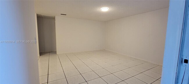 4621 SW 33rd Ave in Fort Lauderdale, FL - Building Photo - Building Photo