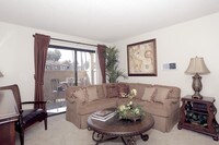 2BR, 2BA - 853 SF - Oro Vista Villas Apartamentos in San Diego, California